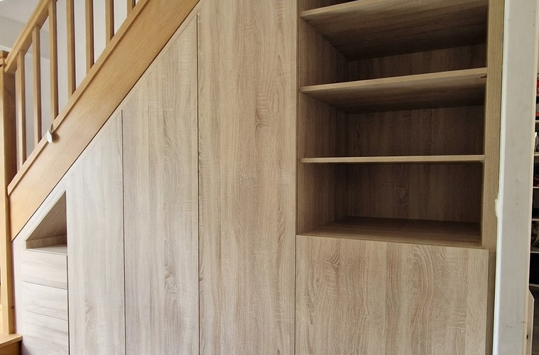 ADN Fermetures realisation_dressing_sur_mesure_escaliers